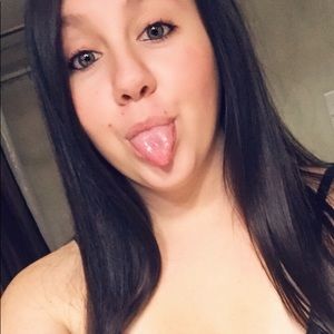 Meet your Posher, Alexandra